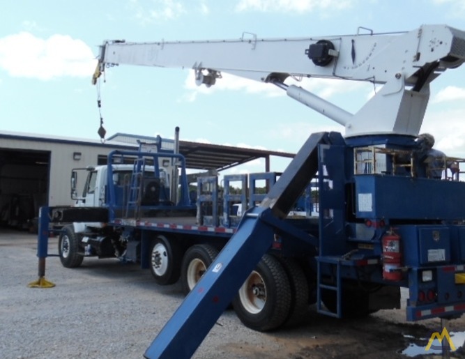 National 9125A 26-Ton Boom Truck Crane on International 1