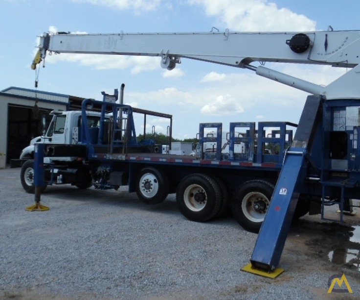 National 9125A 26-Ton Boom Truck Crane on International 0