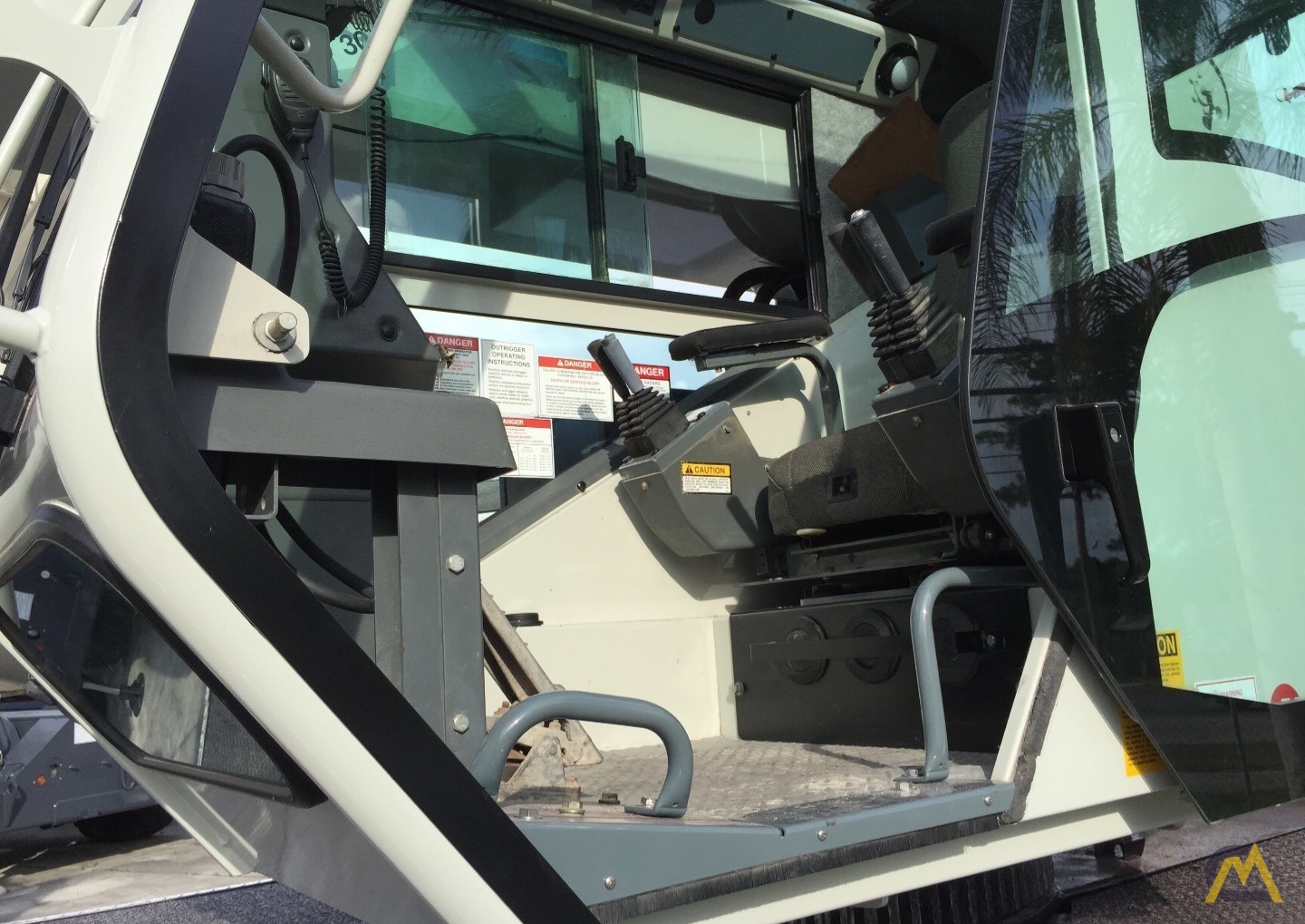 National NBT45 45-Ton Boom Truck Crane 2