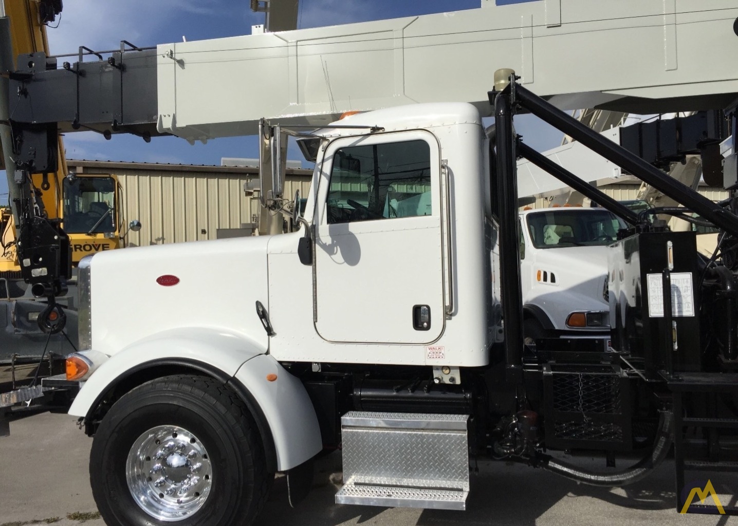 National NBT45 45-Ton Boom Truck Crane 4