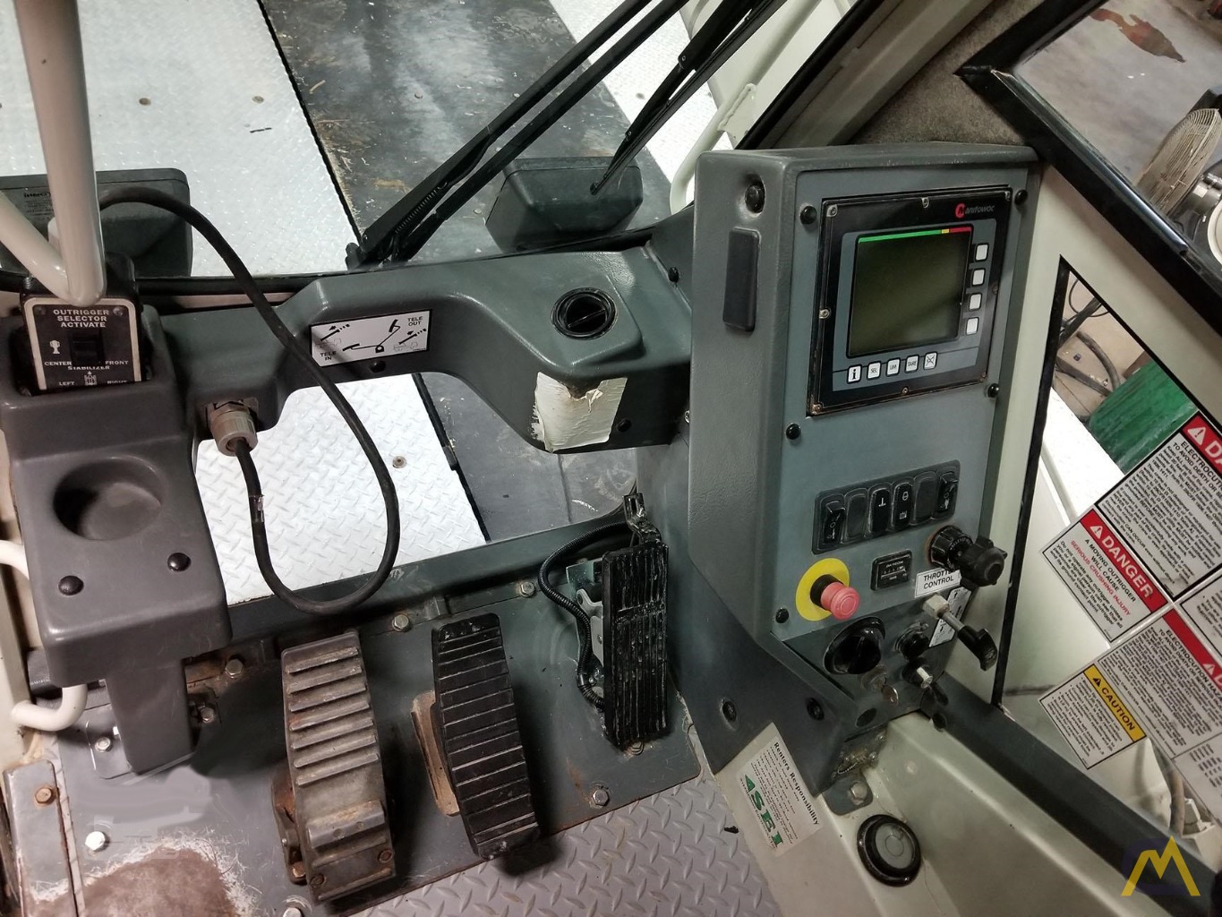 National NBT45 45-Ton Boom Truck Crane 9