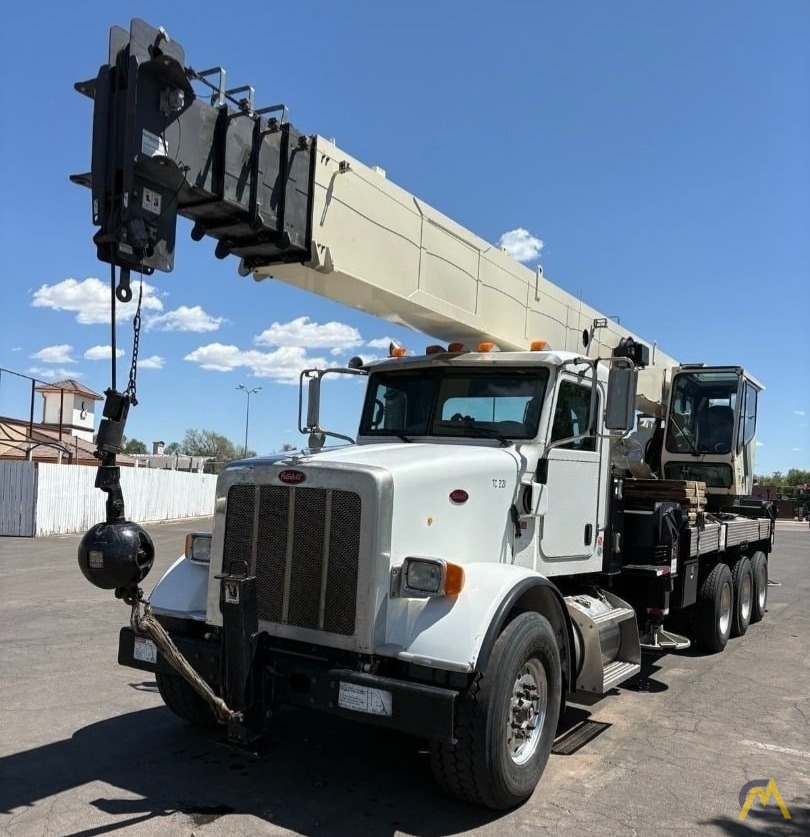 National Series 1800 / Model 18127 Boom Truck Crane on Peterbilt 367 2