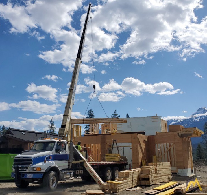 National Series 600E/Model 690E 20-ton Boom Truck Crane on Sterling CranesList ID: 647 11