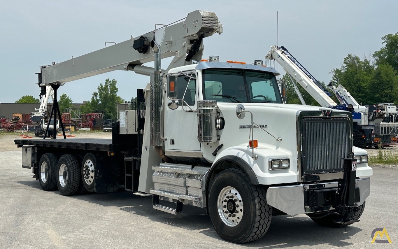 2012 Western Star 4900SFA | 2011 National 8100D Series 8100D 0