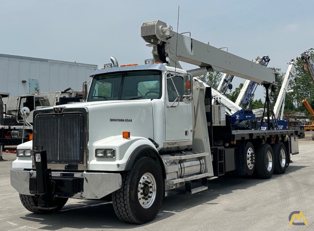 2012 Western Star 4900SFA | 2011 National 8100D Series 8100D 1