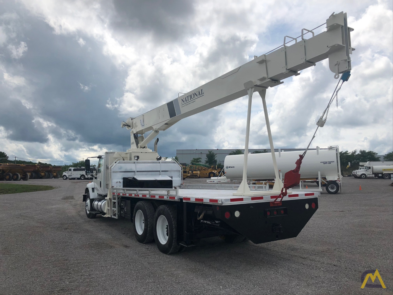 Natonal 685D 18-ton Boom Truck Crane on International 2