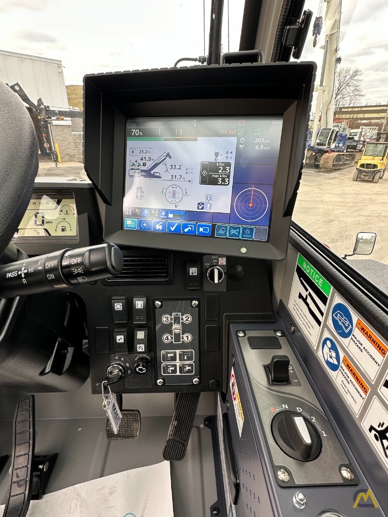 Tadano GR-1000XLL-4 Rough Terrain Crane 7