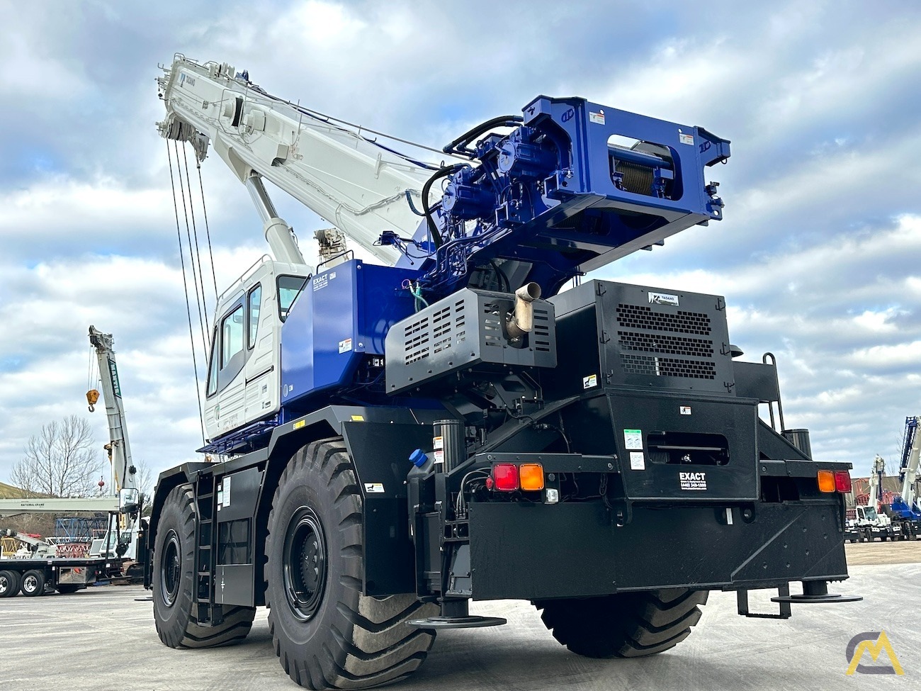 Tadano GR-1000XLL-4 Rough Terrain Crane 3