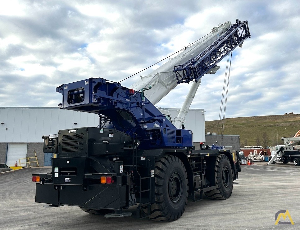 Tadano GR-1000XLL-4 Rough Terrain Crane 8