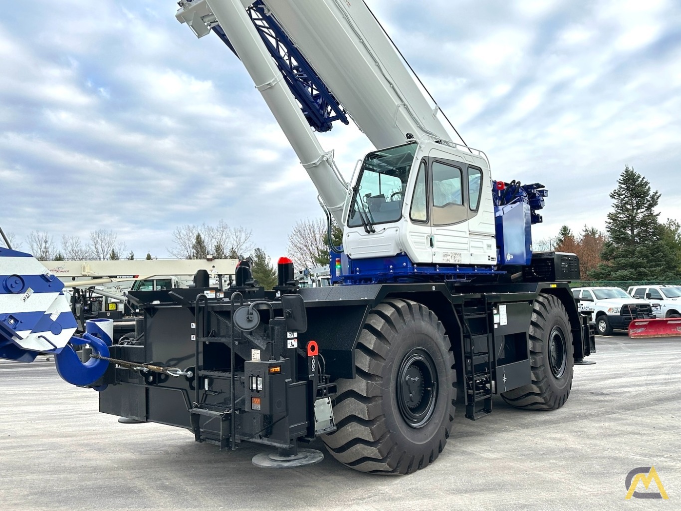 Tadano GR-1000XLL-4 Rough Terrain Crane 9