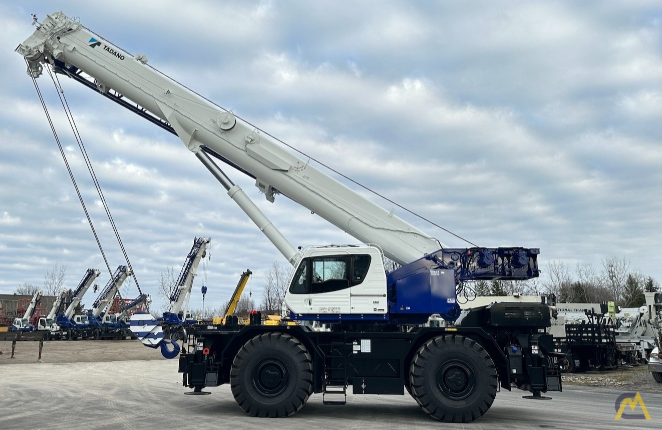 Tadano GR-1000XLL-4 Rough Terrain Crane 0