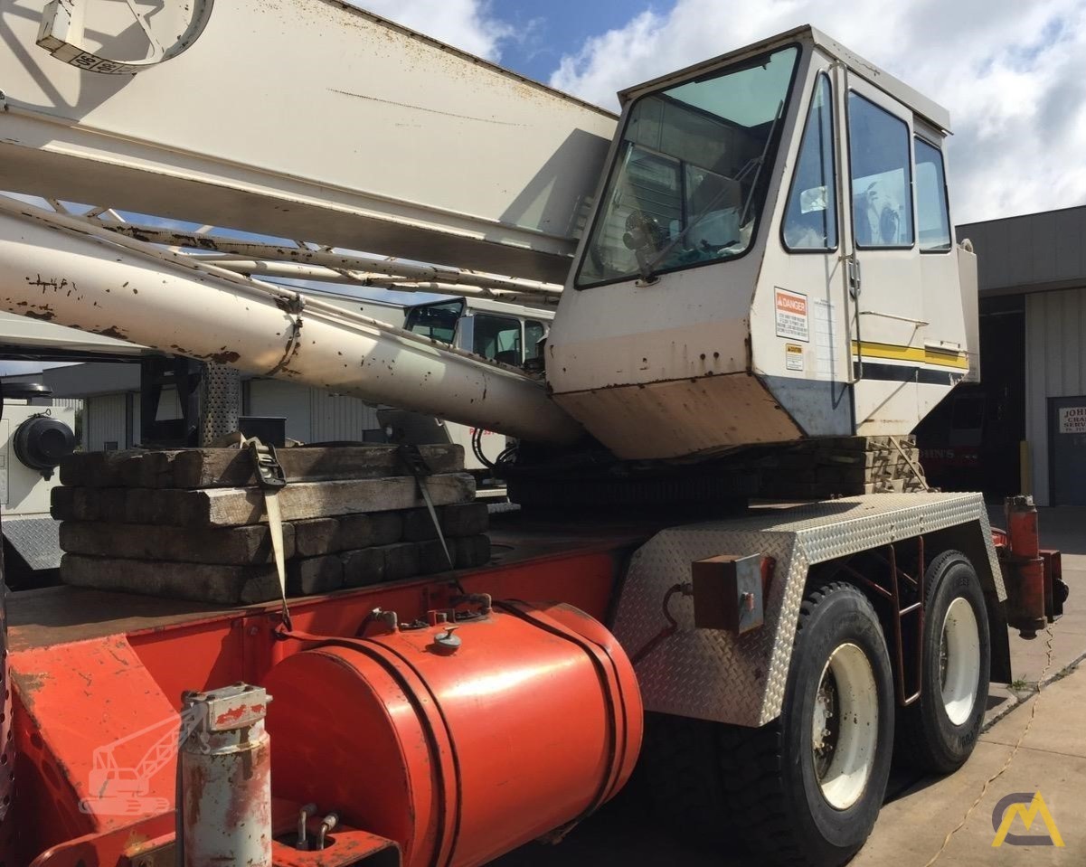 P & H CNT350 35-Ton Telescopic Boom Truck Crane 2