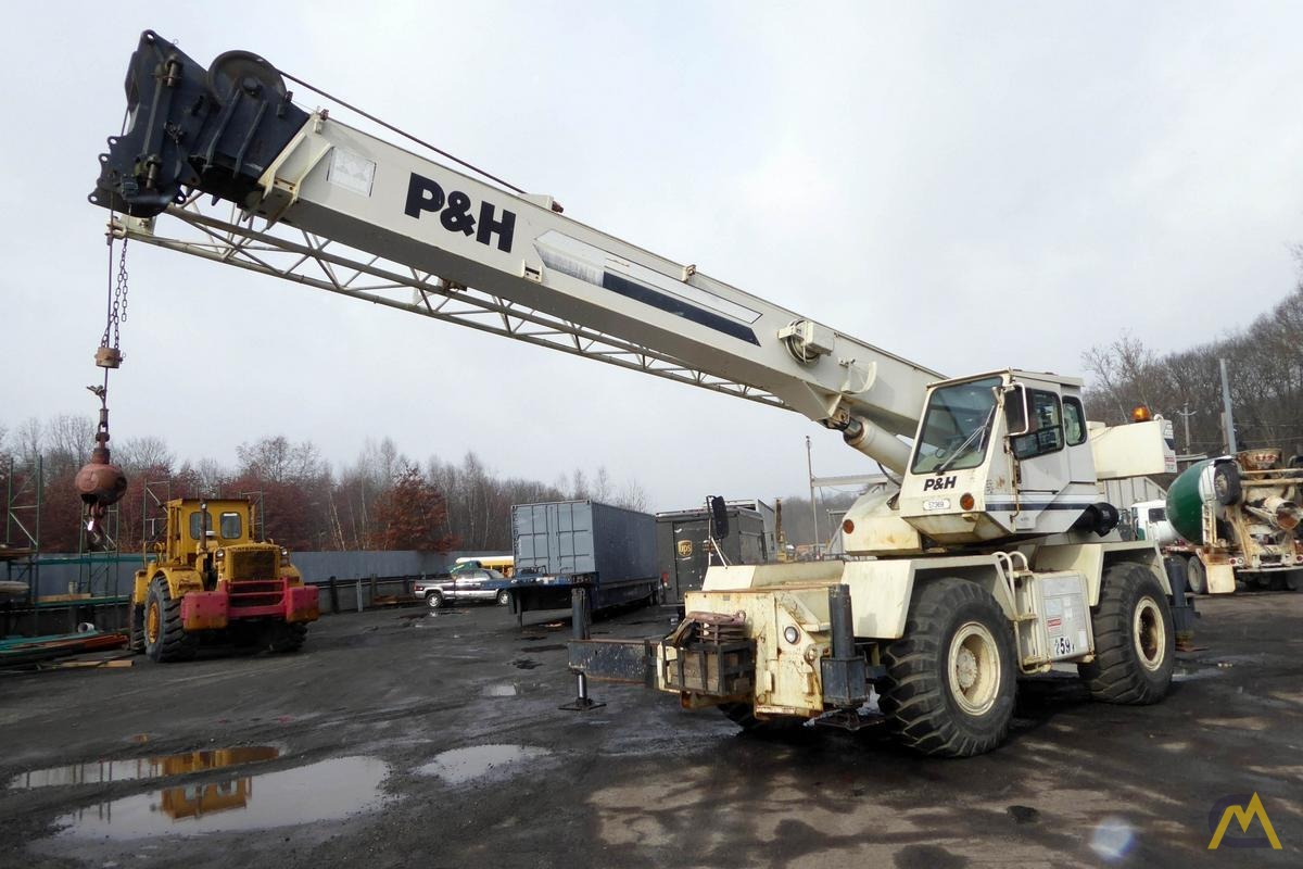 P&H CENTURY 128 28-ton Rough Terrain Crane 1