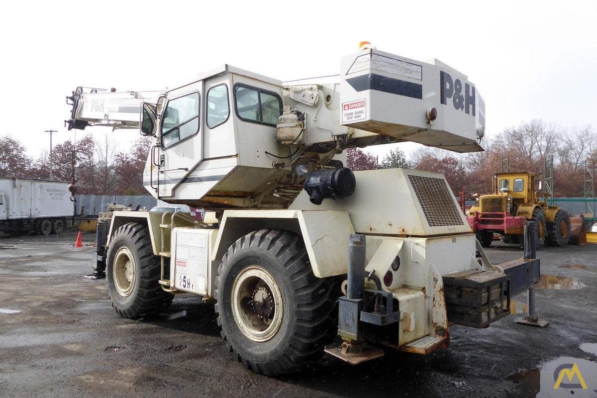 P&H CENTURY 128 28-ton Rough Terrain Crane 4