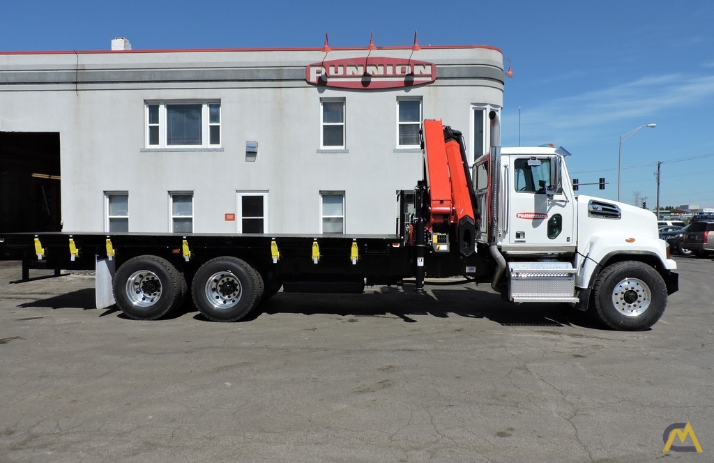 Palfinger PK 33002-EH 9.7-ton Knucklboom Crane on Western Star 4700SF 9