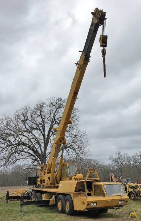 Pettibone 100 TK-LS Telescopic Boom Truck Crane 2