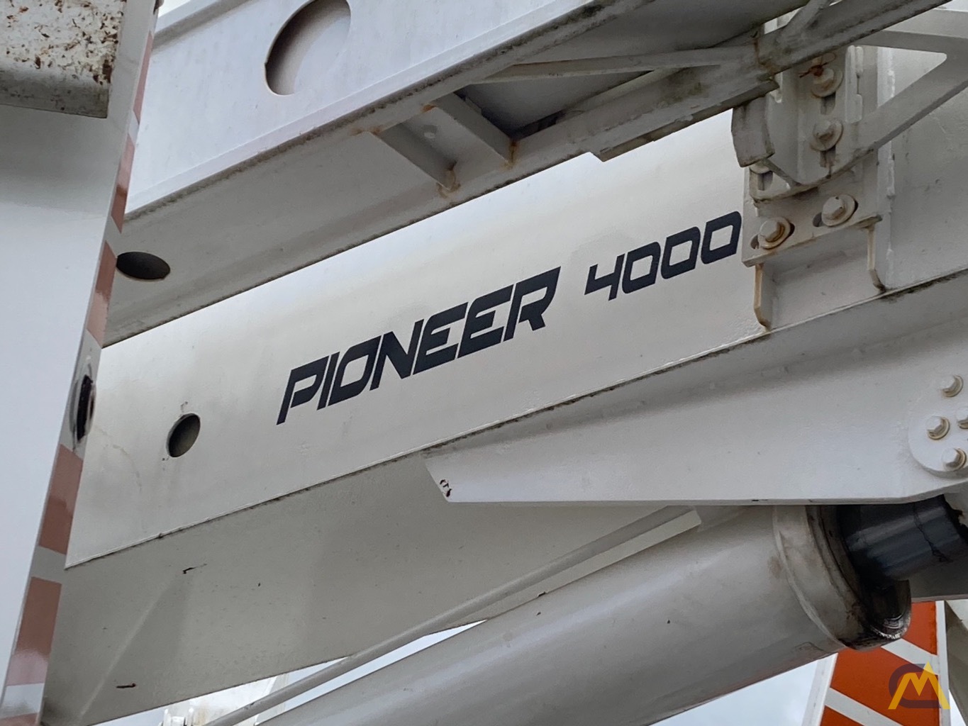 Pioneer 4000 28-Ton Boom Truck Crane w/ Jib 5