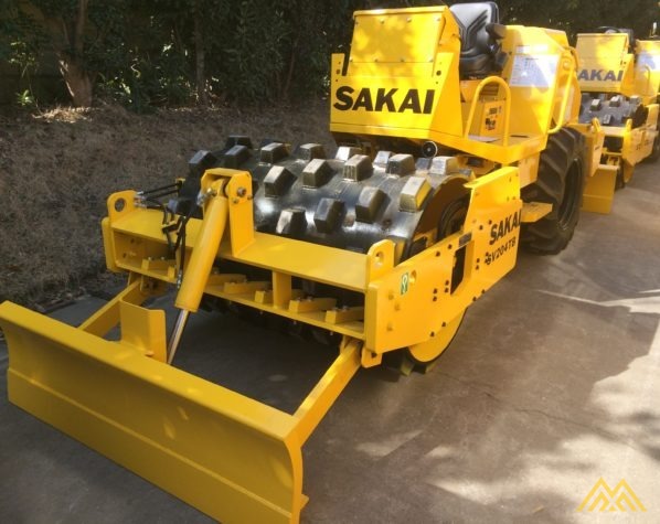 Sakai SV204TB Compact Roller 0