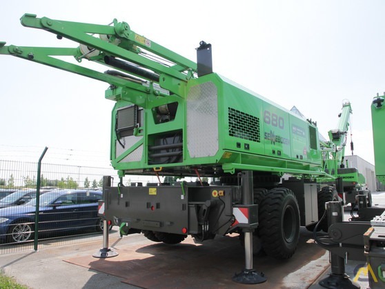 Sennebogen 680 HMC 45-ton Lattice Boom Wheeled Crane 3
