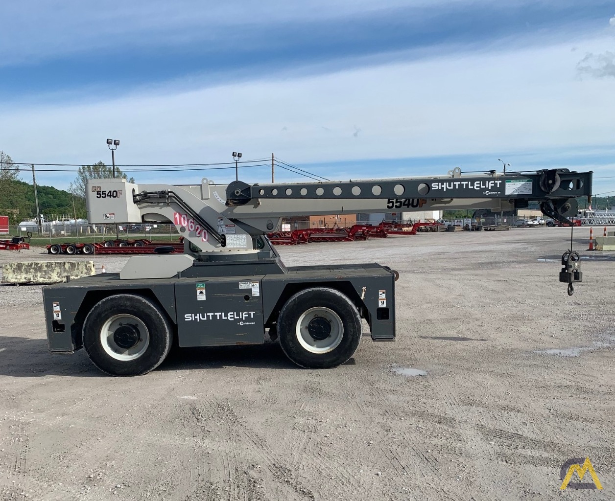 Shuttlelift 5540F 15-Ton Carry Deck Crane 4