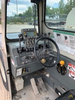 Shuttlelift 5540F 15-Ton Carry Deck Crane 7