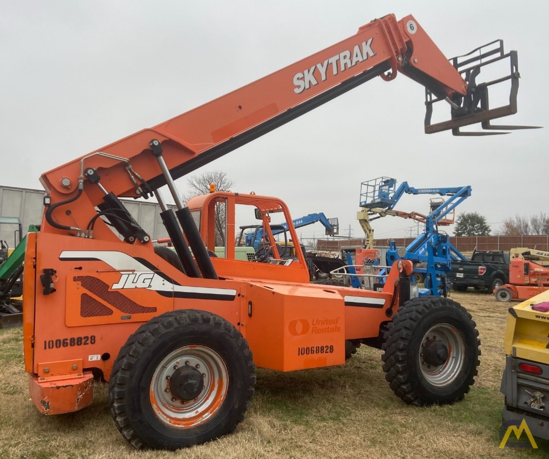 SkyTrak 6042 6,000 lb Telehandler 3