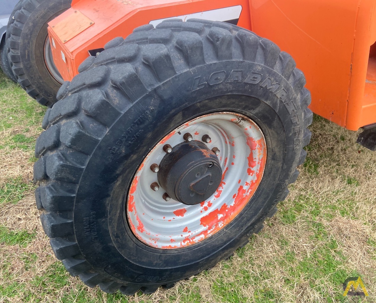 SkyTrak 6042 6,000 lb Telehandler 9