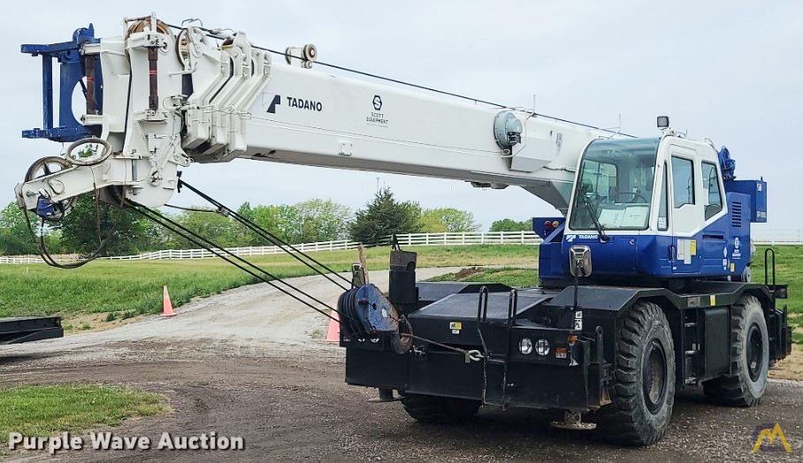 Tadano GR-300XL 30-Ton Rough Terrain Crane 0