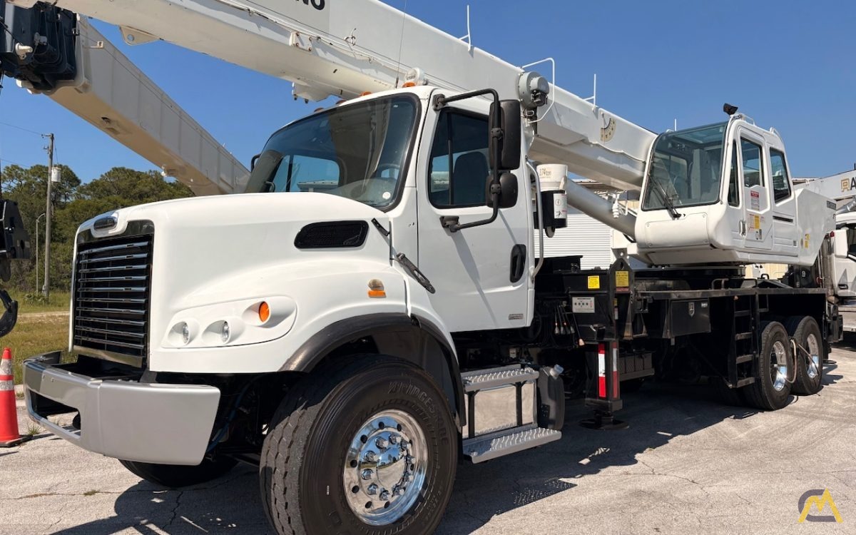 Tadano GS-300XL-1 Boom Truck Crane on Freightliner 6
