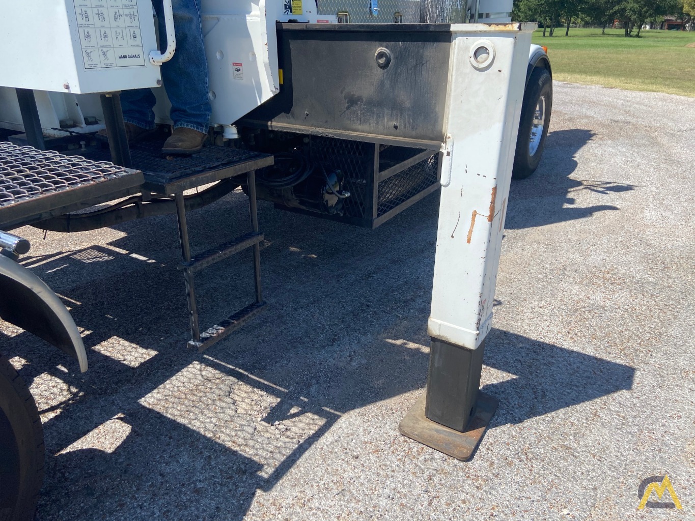 Tadano TM-1882 18-Ton Boom Truck Crane on Peterbilt 357 31