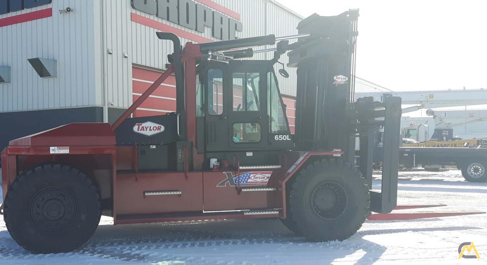Taylor X650L 32.5-Ton Lift Truck 2