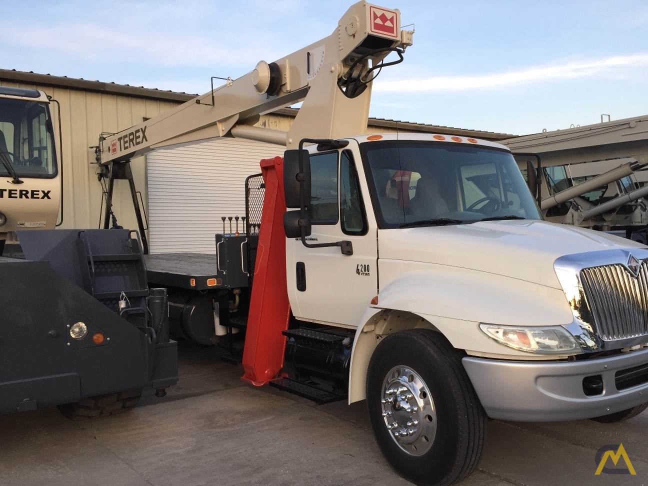 Terex BT 3470 17-ton Boom Truck Crane on International 1