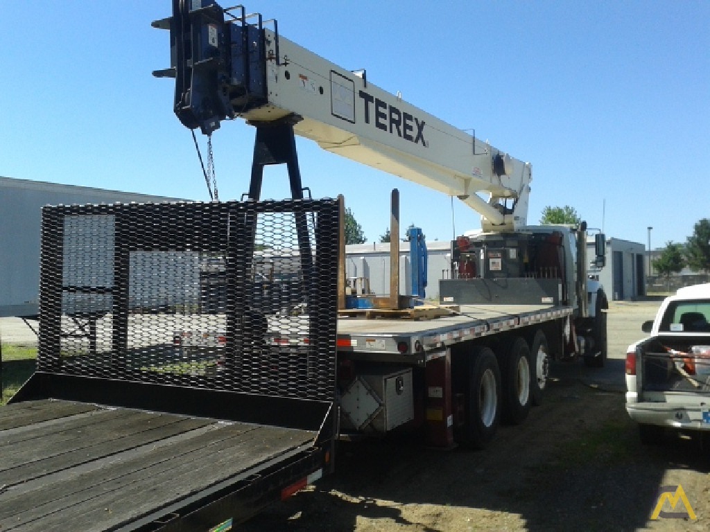 Terex BT 4792 23.5-Ton Boom Truck Crane Mounted on International 7600 6