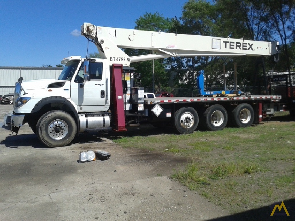 Terex BT 4792 23.5-Ton Boom Truck Crane Mounted on International 7600 9