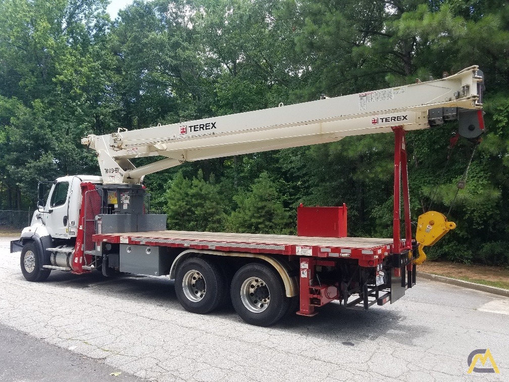 Terex BT 4792 23.5-ton Boom Truck Crane on Freightliner 108SD 1