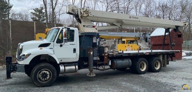 Terex BT 70100 30-ton Boom Truck Crane on International 2