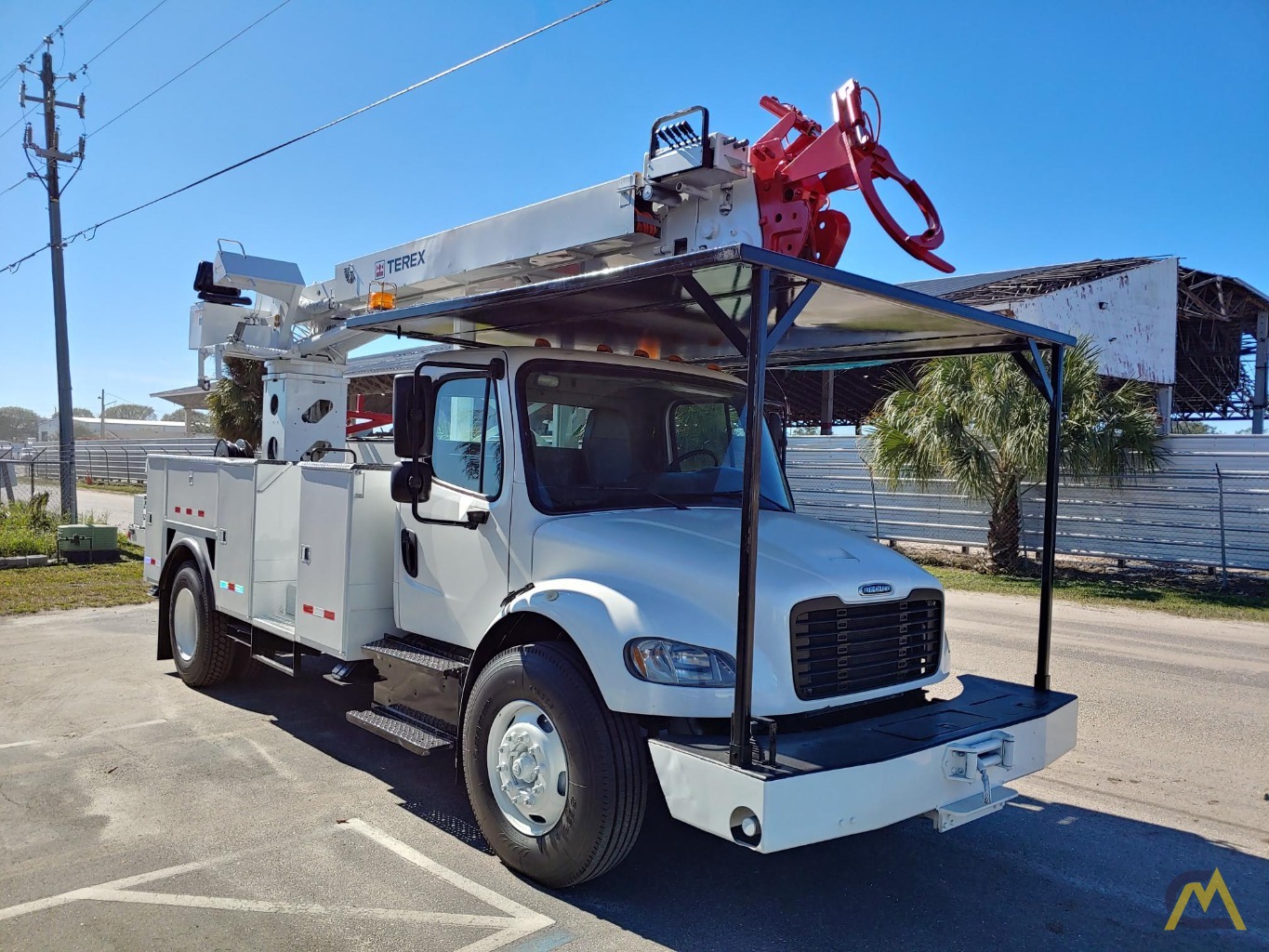 Terex Commander 4047 Digger Derrick on Cab Utility Truck 2