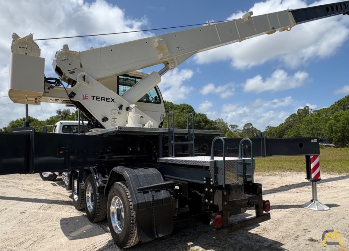 Terex CROSSOVER 4500 Boom Truck Crane Freightliner 114SD 4