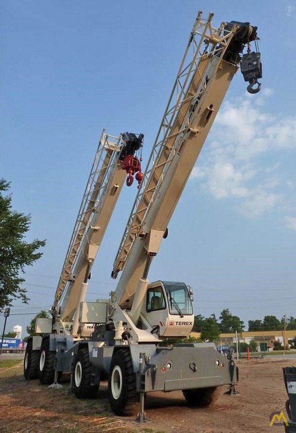 Terex RT 230 30-Ton Rough Terrain Crane 1