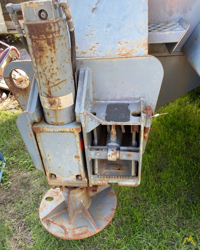Terex RT 230 XL 30-ton Rough Terrain Crane 23