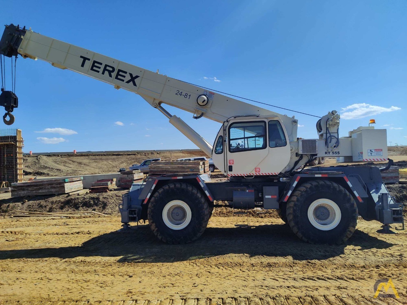 Terex RT 555 55-Ton Rough Terrain Crane 0