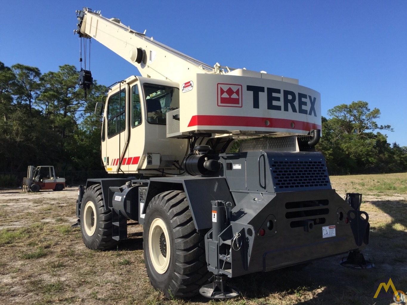 Terex RT230-1 30-Ton Rough Terrain Crane 2