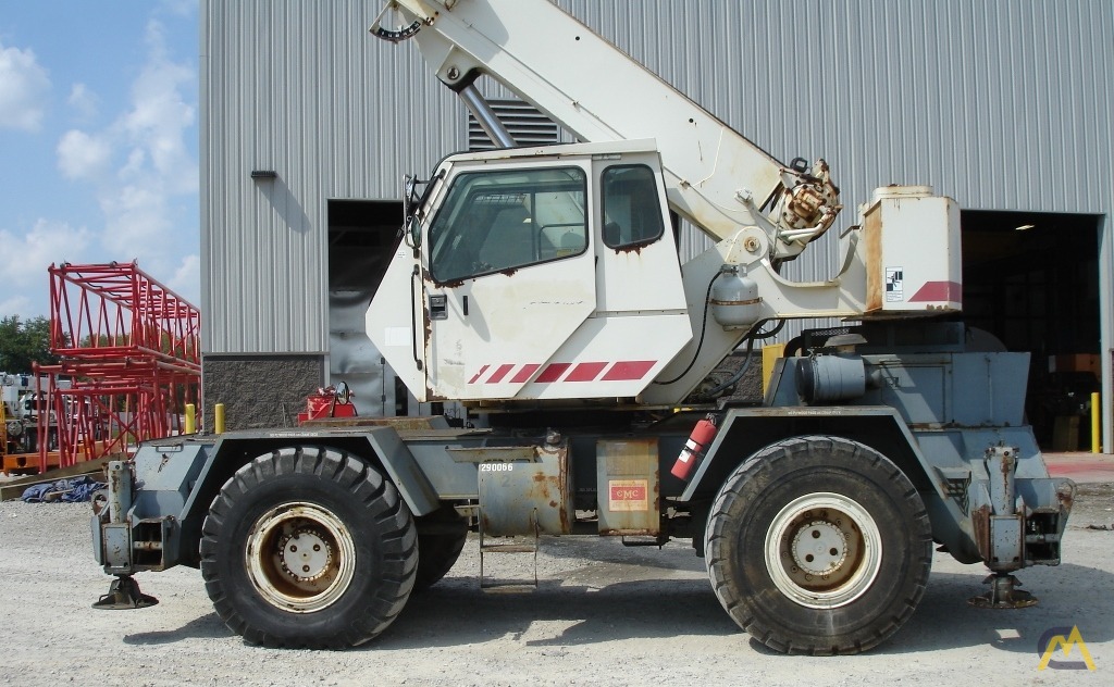 Terex RT 230 30-Ton Rough Terrain Crane 1