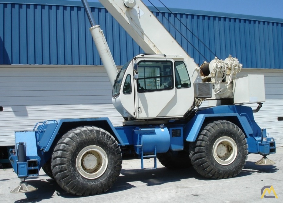 Terex RT555-1 55-Ton Rough Terrain Crane 1