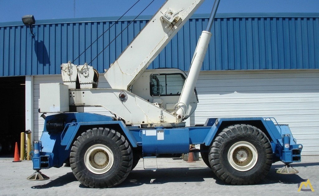 Terex RT555-1 55-Ton Rough Terrain Crane 2