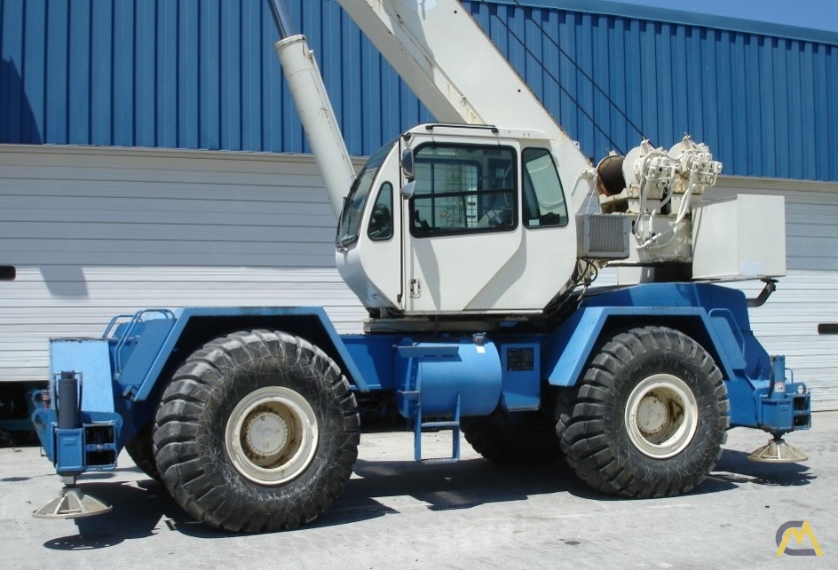 Terex RT555-1 55-Ton Rough Terrain Crane 0