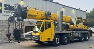 2016 Grove TMS9000E S/N: 235433 110-Ton Telescopic BoomHydraulic Truck Crane