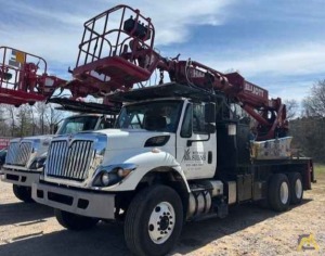 SOLD Elliott H60F Telescopic Boom Bucket Truck Digger Derrick