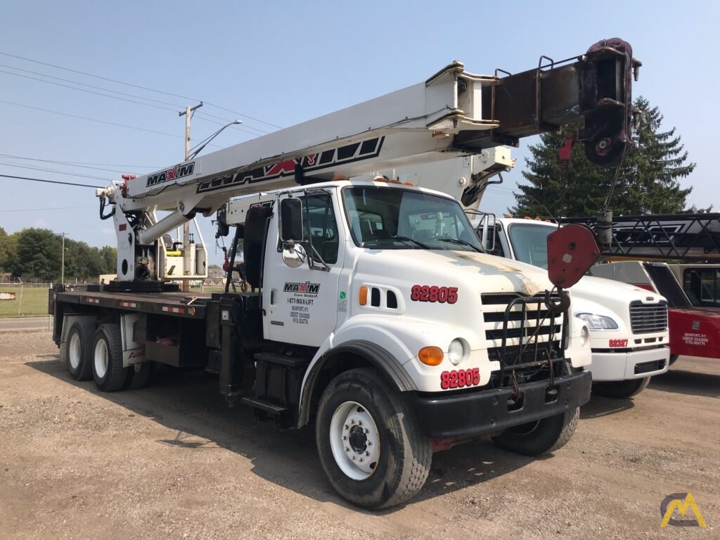 USTC 28L 28-ton Boom Truck Crane 1