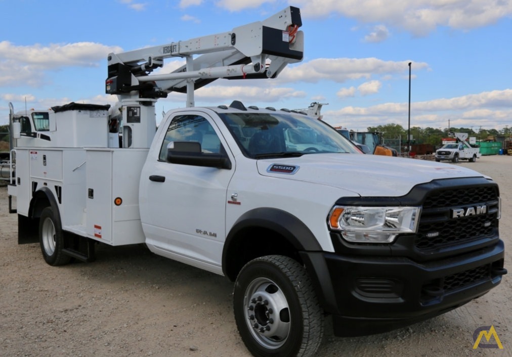 Versalift SST-40-EIH 0.23-Ton Articulating Bucket Truck Crane 0